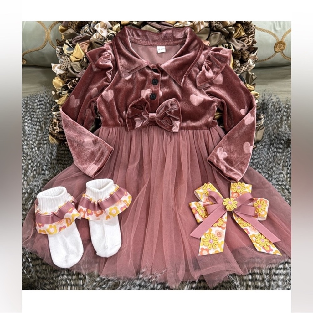 Kids dress size 18-24 months & socks and bow price is firm